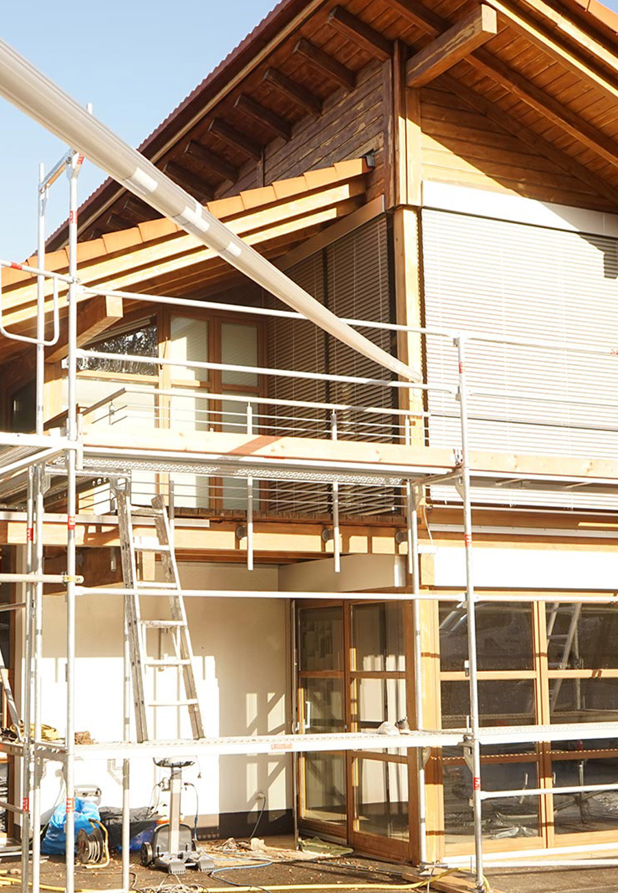 Redonnez vie à votre façade avec les services de ravalement et peinture de LC Couverture dans le Val d'Oise